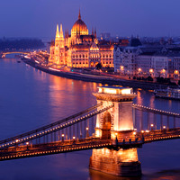 Budapest Danube by night1